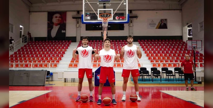 Aliağa Petkimspor, 3 genç oyuncuyla profesyonel sözleşme imzaladı