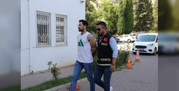 Antalya'da telefonda tartıştığı genci öldürdü: Şüpheli adliyeye sevk edildi