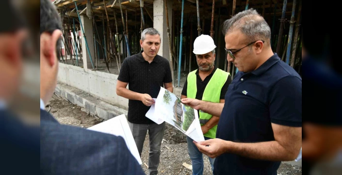 Ardahan'da inceleme: Gençlik merkezi ve sentetik çim saha çalışmaları