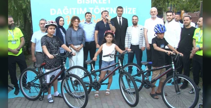 Bahçelievler'de 33. Bisiklet Çekilişi: 3301 Çocuk Bisiklet Sahibi Oldu