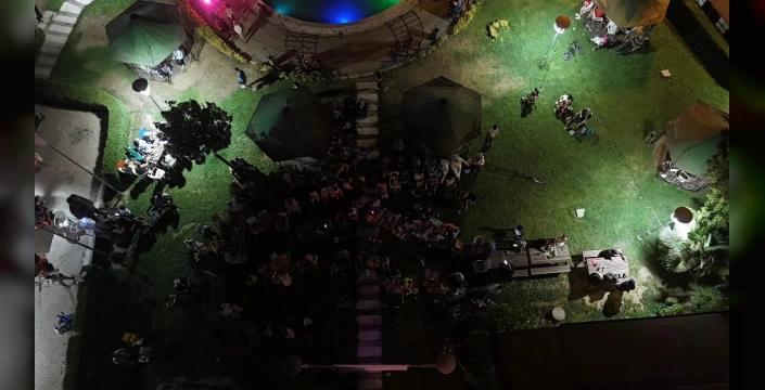 Bayırköy'de açık hava sineması başladı