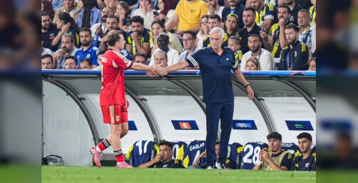 Benfica'da Kerem kararı: Schjelderup ilk 11'de