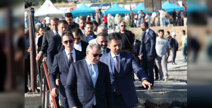 Bitlis'te yeni spor yatırımları: Bakan Bak, Ahlat Su Sporları Merkezi'ni açtı