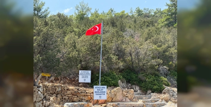 Bodrum'da bayrak yenileme çalışmaları