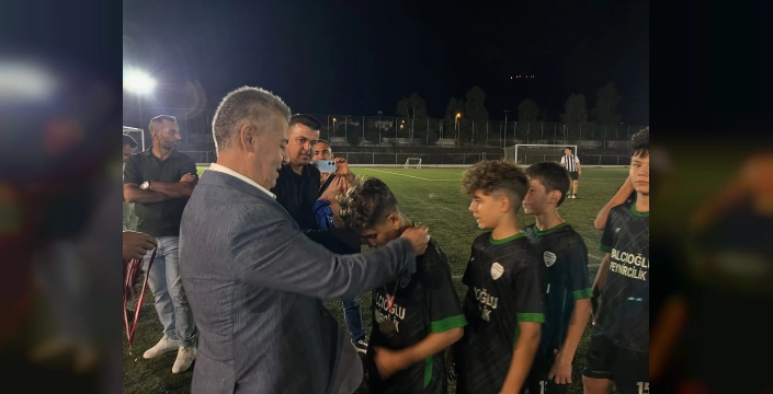 Buharkent'te çocuk futbol turnuvası sona erdi