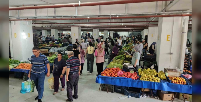 Buharkent'te yeni kapalı pazar yeri ve katlı otopark hizmete açıldı