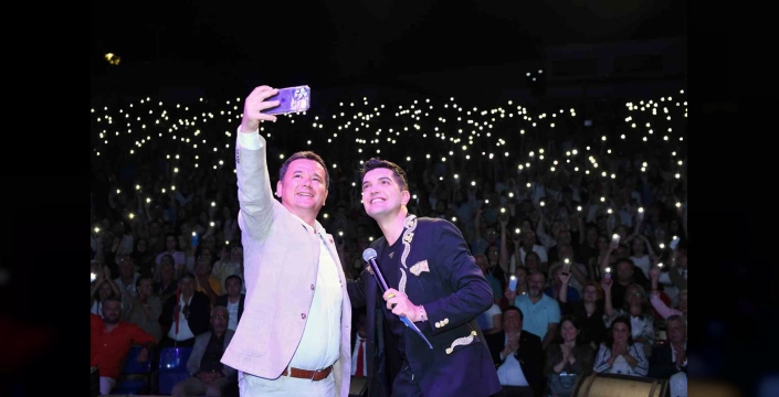 Bursa'da Balkan Festivali: Binlerce kişi coşkulu gösterileri izledi