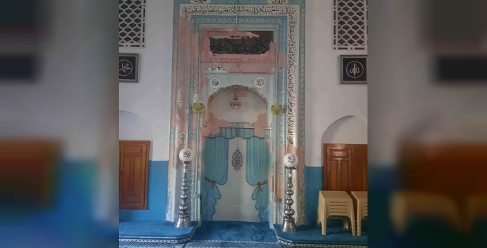 Bursa'da tarihi cami mihrabı onarım bekliyor