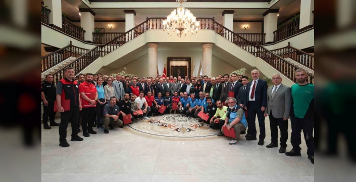 Bursa Valisi Ayyıldız: Yangınlarda özveri gösterenlere teşekkür