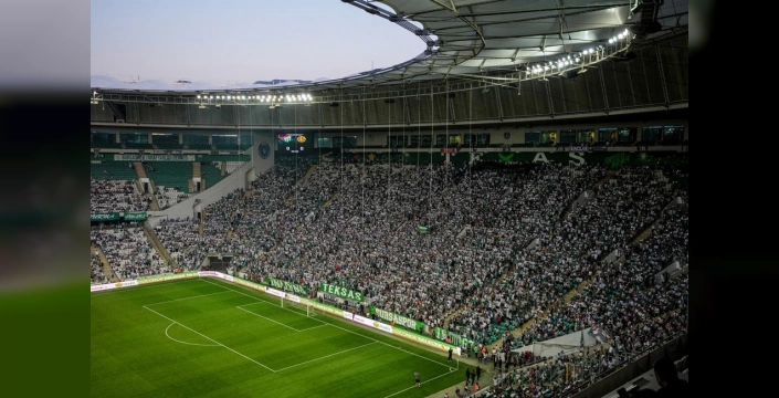 Bursaspor-Eskişehirspor özel maçı: 40 bin seyirci izledi