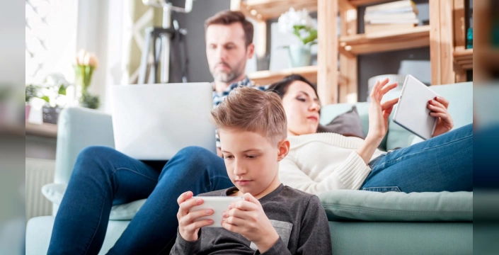 Çinli bilim insanları 6G devrimi başlattı: Dünyanın ilk 'tam frekanslı' çipi geliştirildi