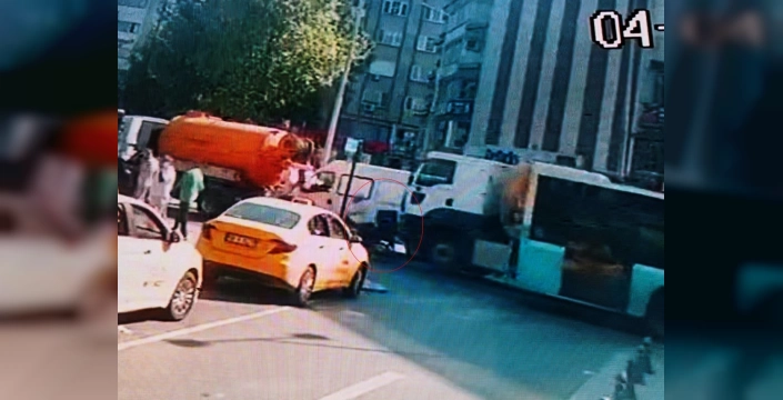 Çorlu'da tehlikeli kaza: Vidanjör motosikleti ezdi