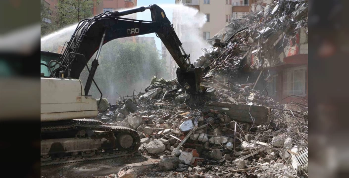 Diyarbakır’da kentsel dönüşüm sürüyor: Vatandaşlar binalarının risk durumunu öğrenebiliyor