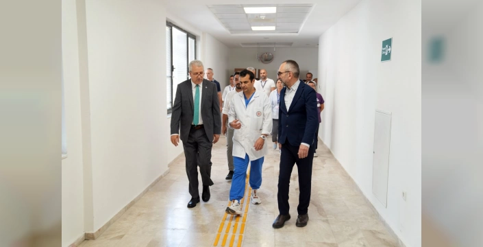 Ege Üniversitesi'nde yeni Merkezi Ameliyathane hizmete girdi