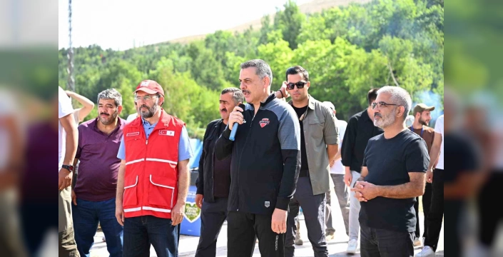 Erzurum'da Genç Kızılay kampı başladı