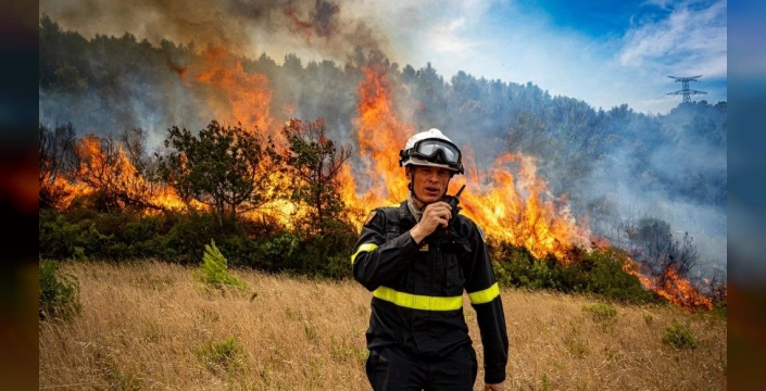 Fransa'da büyük yangın: Kasıtlı eylem şüphesi