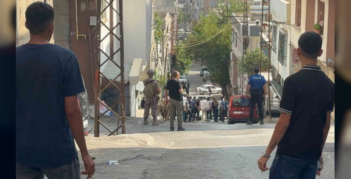 Gaziantep'te firari yakalandı: 40 yıl hapis cezasıyla aranan Kemal G., eşini darp ettikten sonra yakalandı