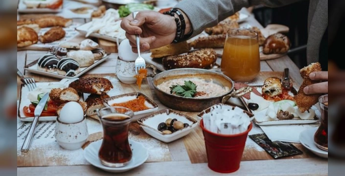 Gıda israfına karşı yeni düzenleme: Serpme kahvaltı ve açık büfe hedefte