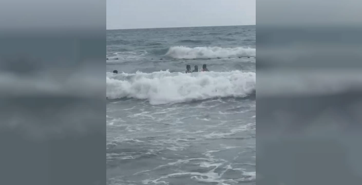 Hatay'da denizde boğulma tehlikesi: 2 kız çocuğu kurtarıldı