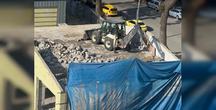 Iğdır'da Haydar Aliyev Parkı'ndaki yapı yıkıldı