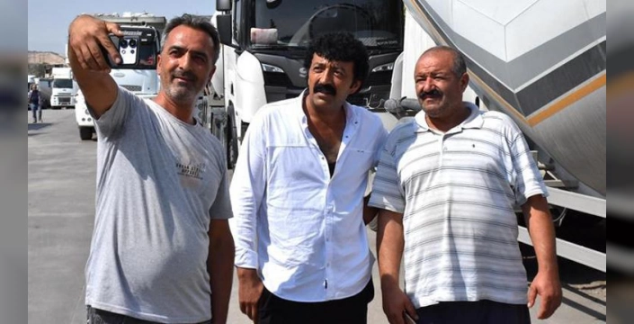 İpekyolu'nda Müslüm Gürses'e Benzeyen Tır Şoförü: 'Benzerlikten Çok Mutluyum'