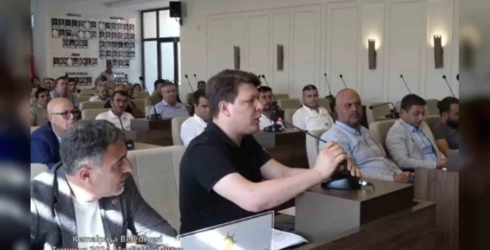 Kemalpaşa'da gerilim: Belediye Başkanı Türkmen'den AK Partili Taslak'a 'Kes sesini'