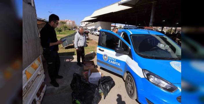 Kepez'de seyyar satıcılara 104 bin TL ceza