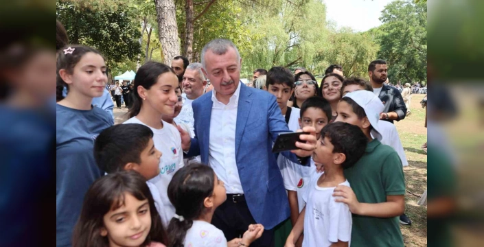 Kocaeli'nde gençlere destek: Büyükakın, 'dünyada insanlığın gerçek değerine ulaşmasına vesile olacak gençlik sizlersiniz' dedi