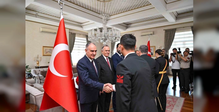 Manisa'da 30 Ağustos kutlamaları: Heyecan dolu gösteriler ve F-16 geçişi