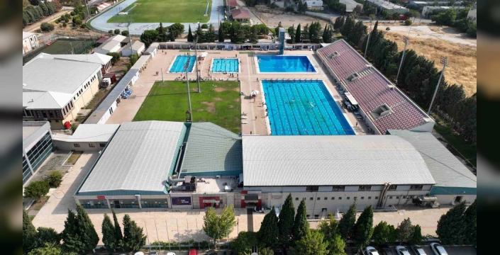 Manisa'da Atatürk Olimpik Havuzu yoğun ilgi gördü