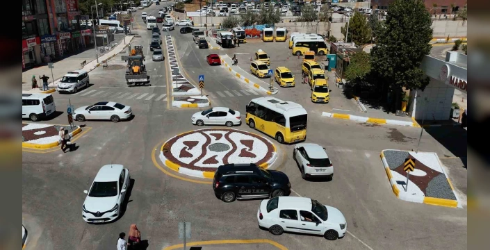 Mardin'de trafik rahatladı: Eğitim ve Araştırma Hastanesi kavşağı düzenlendi
