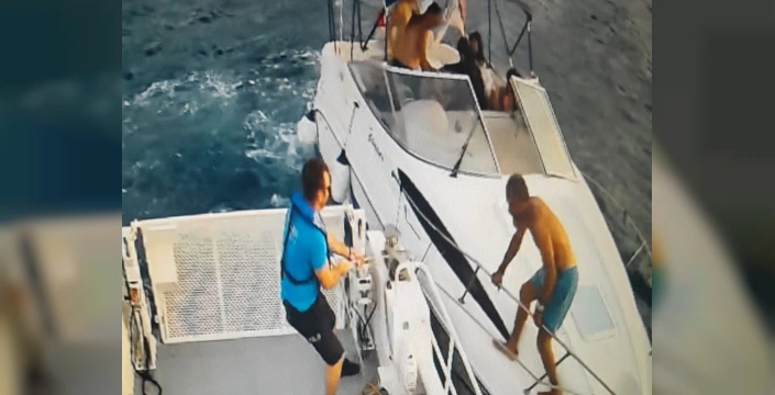 Marmaris'te arızalanan tekne kurtarıldı