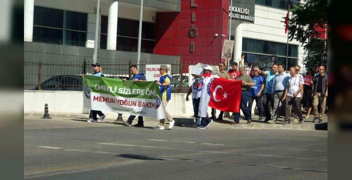 Muğla'da 1 günlük iş bırakma eylemi: SGK önüne tabut bırakıldı