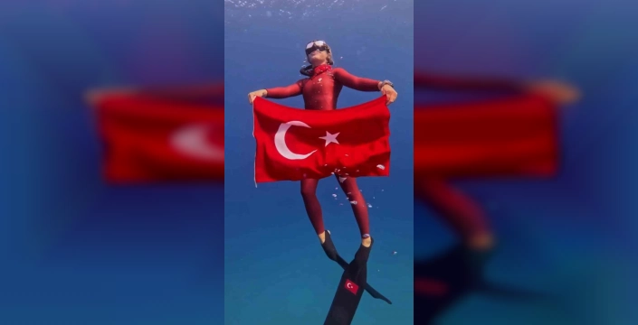 Şahika Ercümen, Kaş'ta zafer bayramı dalışı yaptı