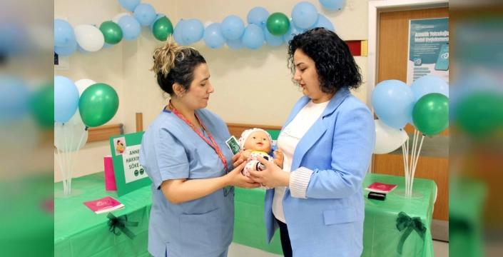 Sivas'ta Emzirme Haftası etkinliği: Anne sütü ve bebek gelişimi ele alındı