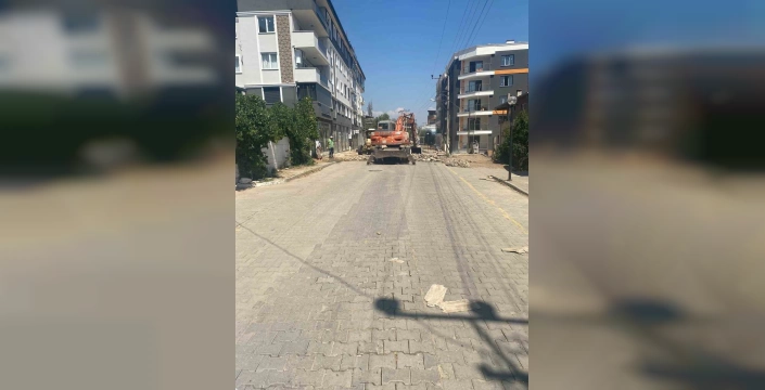 Sultanhisar'da 5 bin metrekare parke taşı döşeme çalışmaları sürüyor