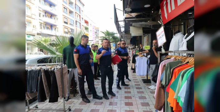 Turgutlu'da kaldırım işgali denetimi