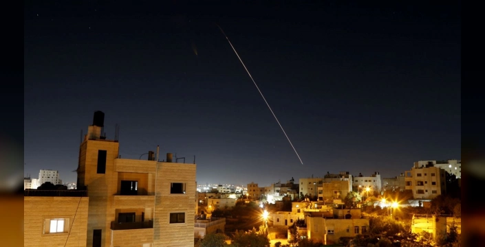 Yemen'den İsrail'e füze: Tel Aviv'de sirenler çaldı, uçuşlar durduruldu