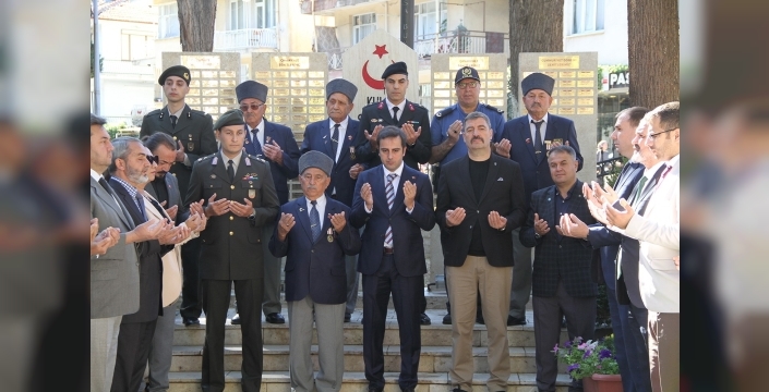 19 Eylül Gaziler Günü Kula ve Sarıgöl'de kutlandı