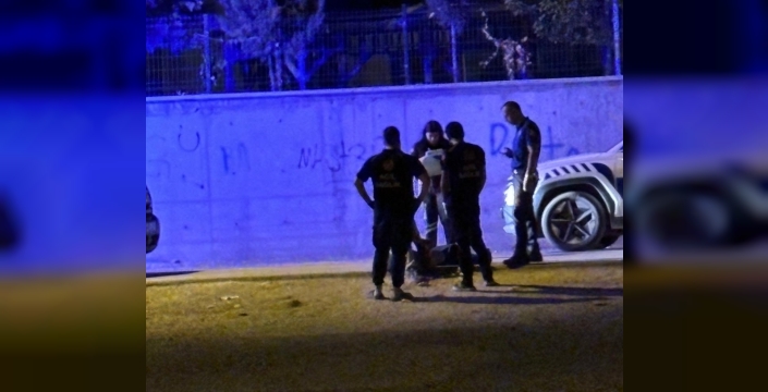 Adıyaman'da madde bağımlısı sokak ortasına yığıldı