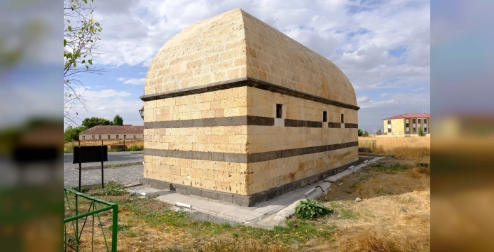 Ağrı'da Hamur Kümbeti'nin restorasyonu tamamlandı