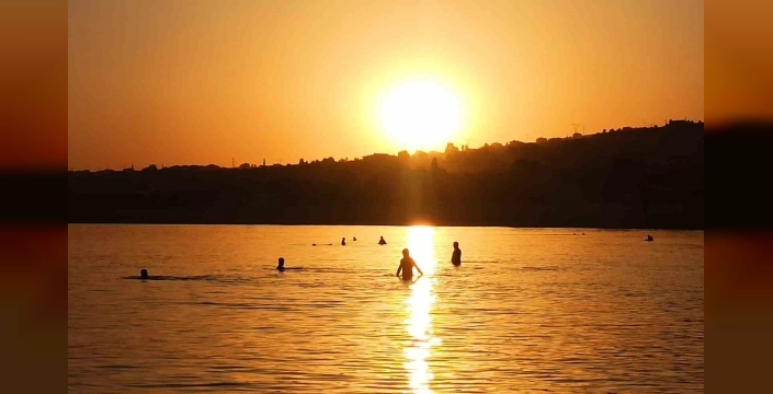Ahlat'ta Van Gölü keyfi
