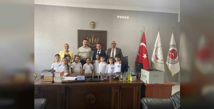 Akçakoca Cumhuriyet İlkokulu: Fidandan fidana, nesilden nesile fidan bağışı