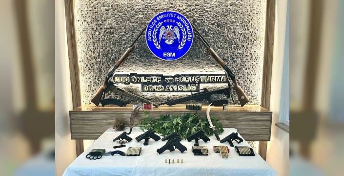 Aksu'da büyük operasyon: 6 tabanca, 4 tüfek ve çok sayıda fişek ele geçirildi