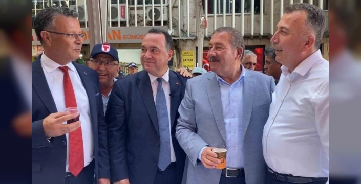 Alaşehir'de 2 ton üzüm suyu ikramı