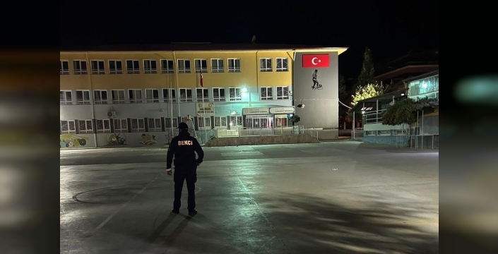 Alaşehir'de okul güvenliği gece-gündüz sürüyor