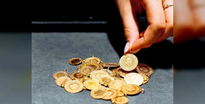 Altın ons fiyatı rekor tazeledi: 3.700 dolara yaklaştı