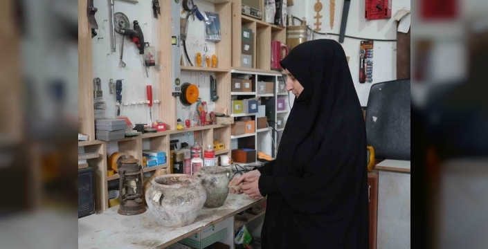 Atık malzemelerden süs eşyası üreten kadın: 'Eski eşyaları gün yüzüne çıkartmak beni mutlu ediyor'