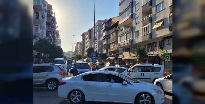 Aydın'da trafik yoğunluğu sürüyor: Vatandaşlar çözüm bekliyor