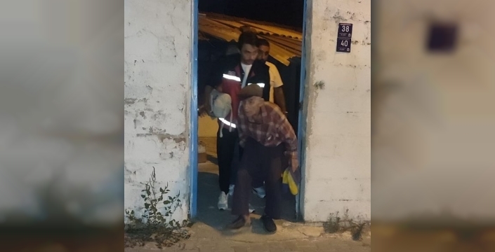Aydın Valisi'nin yardım eli: 85 yaşındaki Durmuş Acar huzurevine yerleştirildi